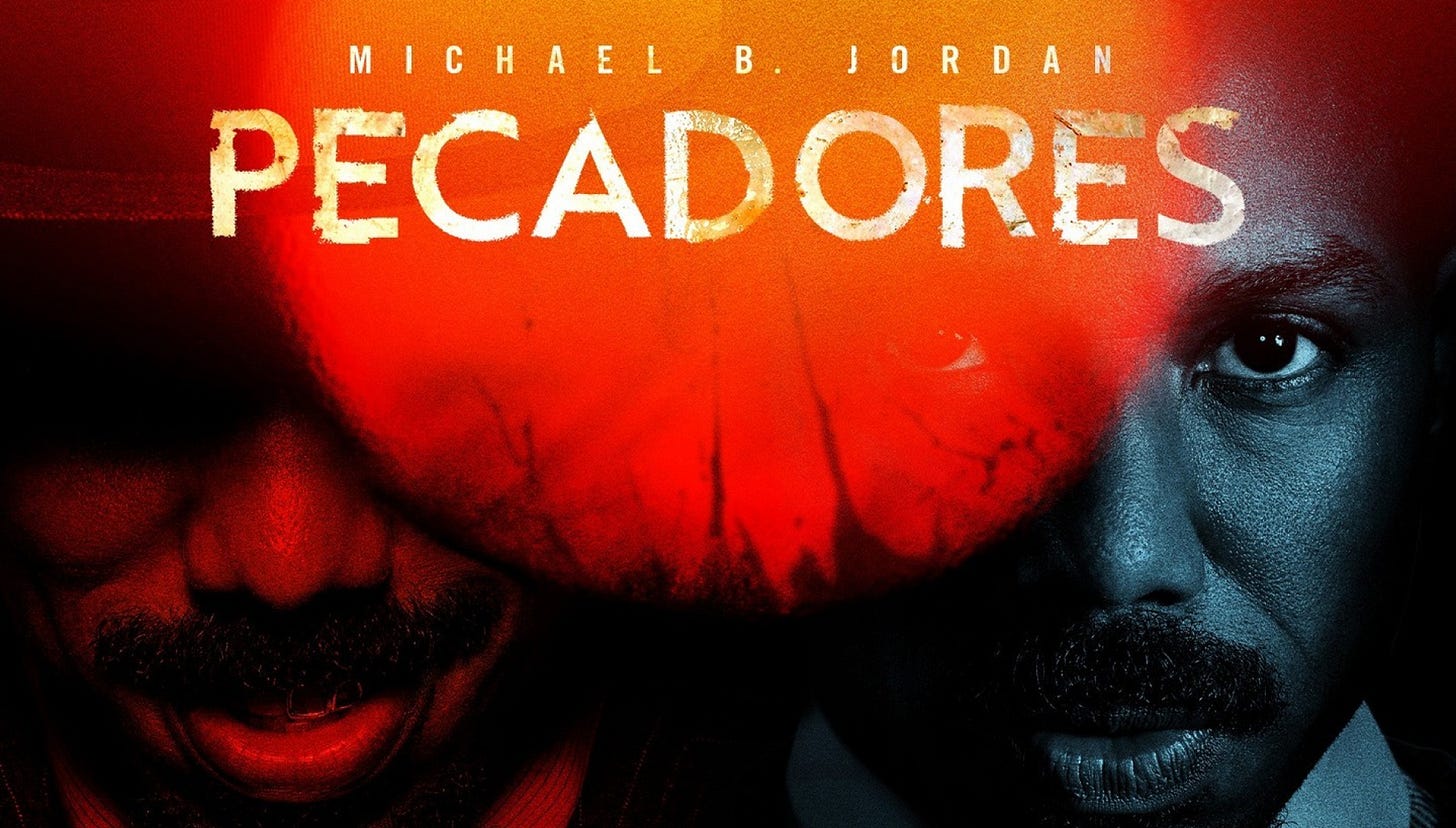 Pôster do filme "Pecadores", apresentando os rostos de dois personagens em contraste com um fundo vermelho e laranja, junto ao nome do ator Michael B. Jordan.