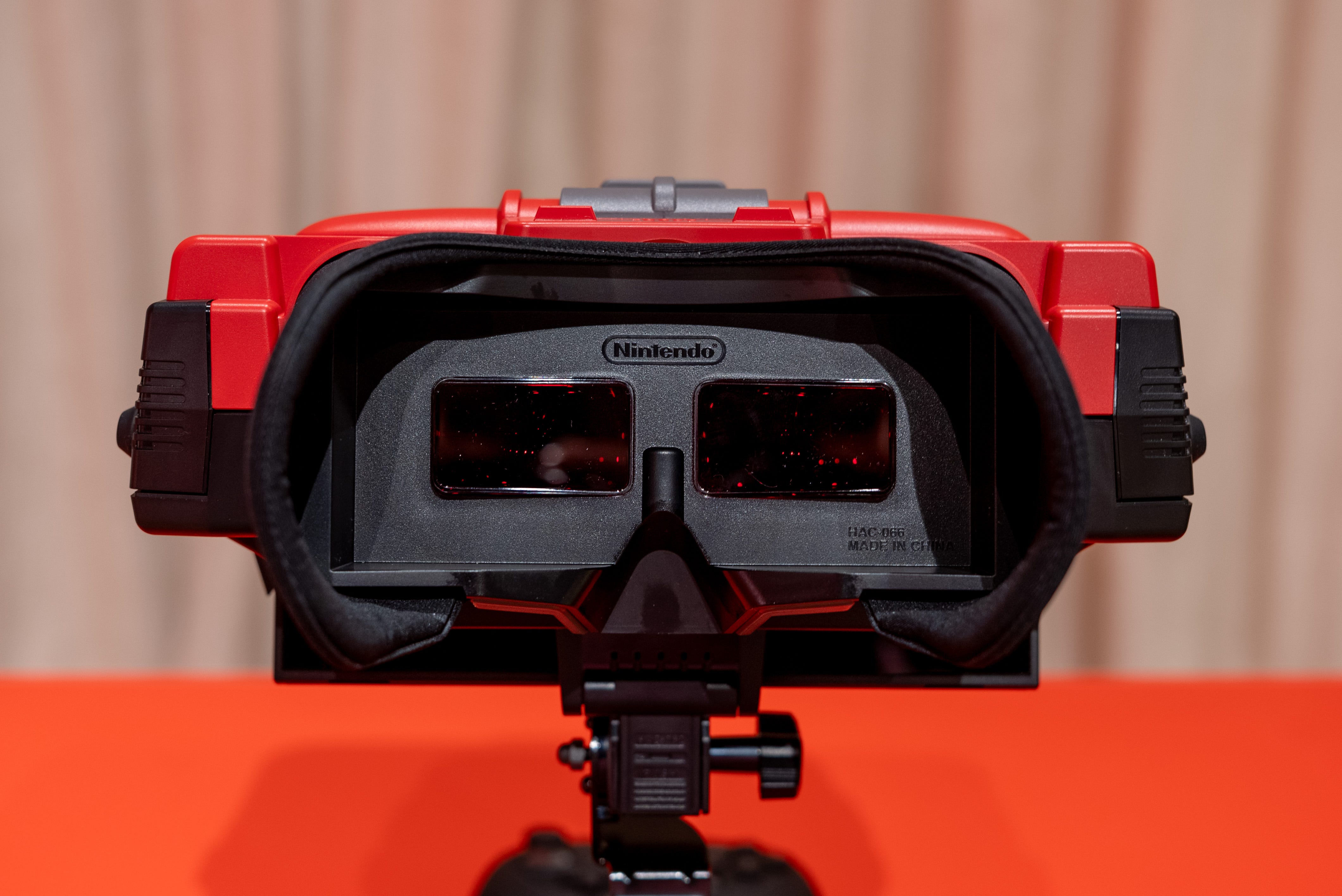 Nintendo Virtual Boy 3Dディスプレイゲームシステム VIRTUAL BOY Nintendo 3D Display Game System Console Boxed Used