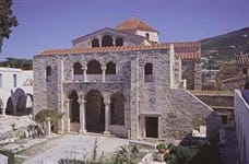 Σύναξη της Παναγίας της Εκατονταπυλιανής στην Πάρο