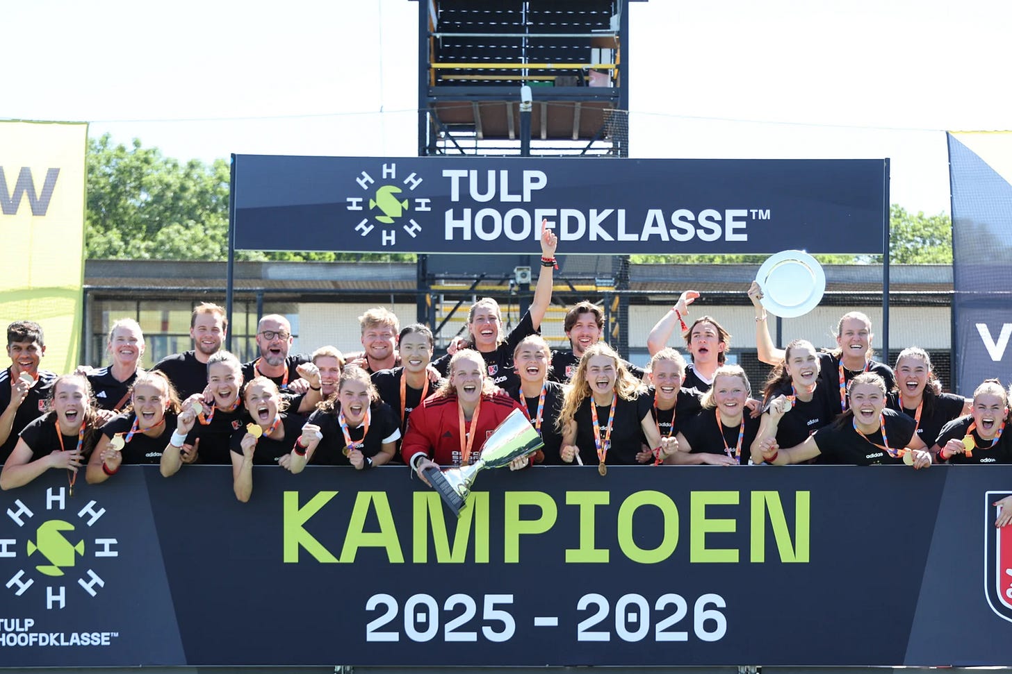 Equipo femenino del Amsterdam, ganador de la Final Four en la liga holandesa. Equipo femenino del Amsterdam, ganador de la Final Four en la liga holandesa.