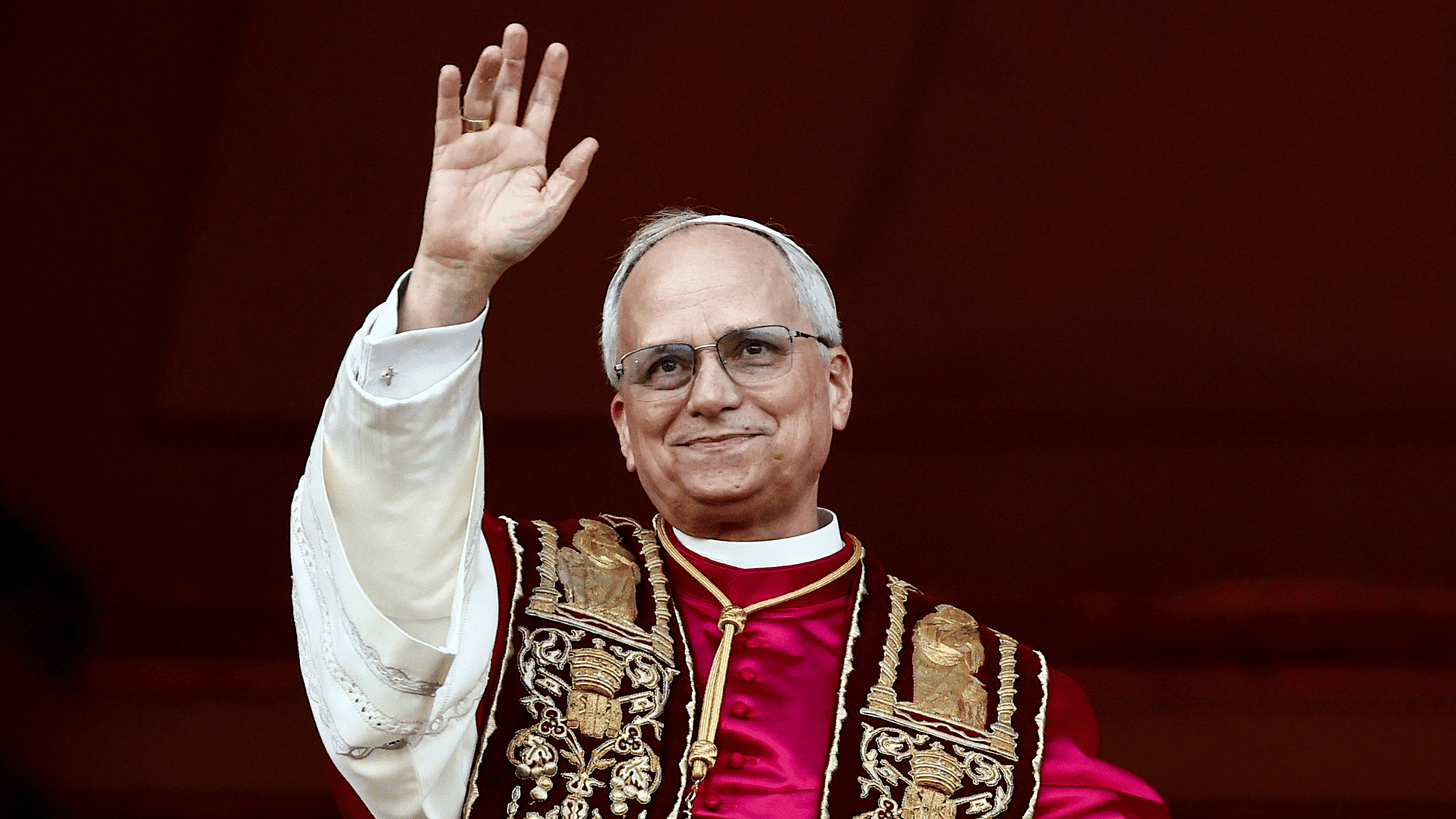 Papa Leão XIV frisa paz em sua primeira aparição aos fiéis Papa Leão XIV frisa paz em sua primeira aparição aos fiéis