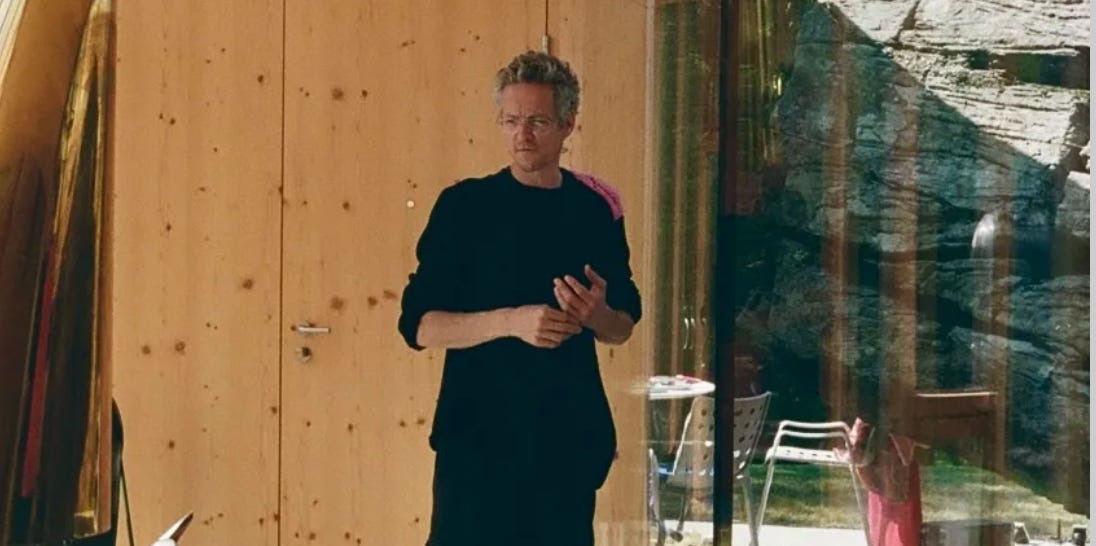 The Architect Who Meets His Clients on the Dance Floor