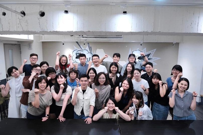 可能是 9 個人的圖像 可能是 9 個人的圖像