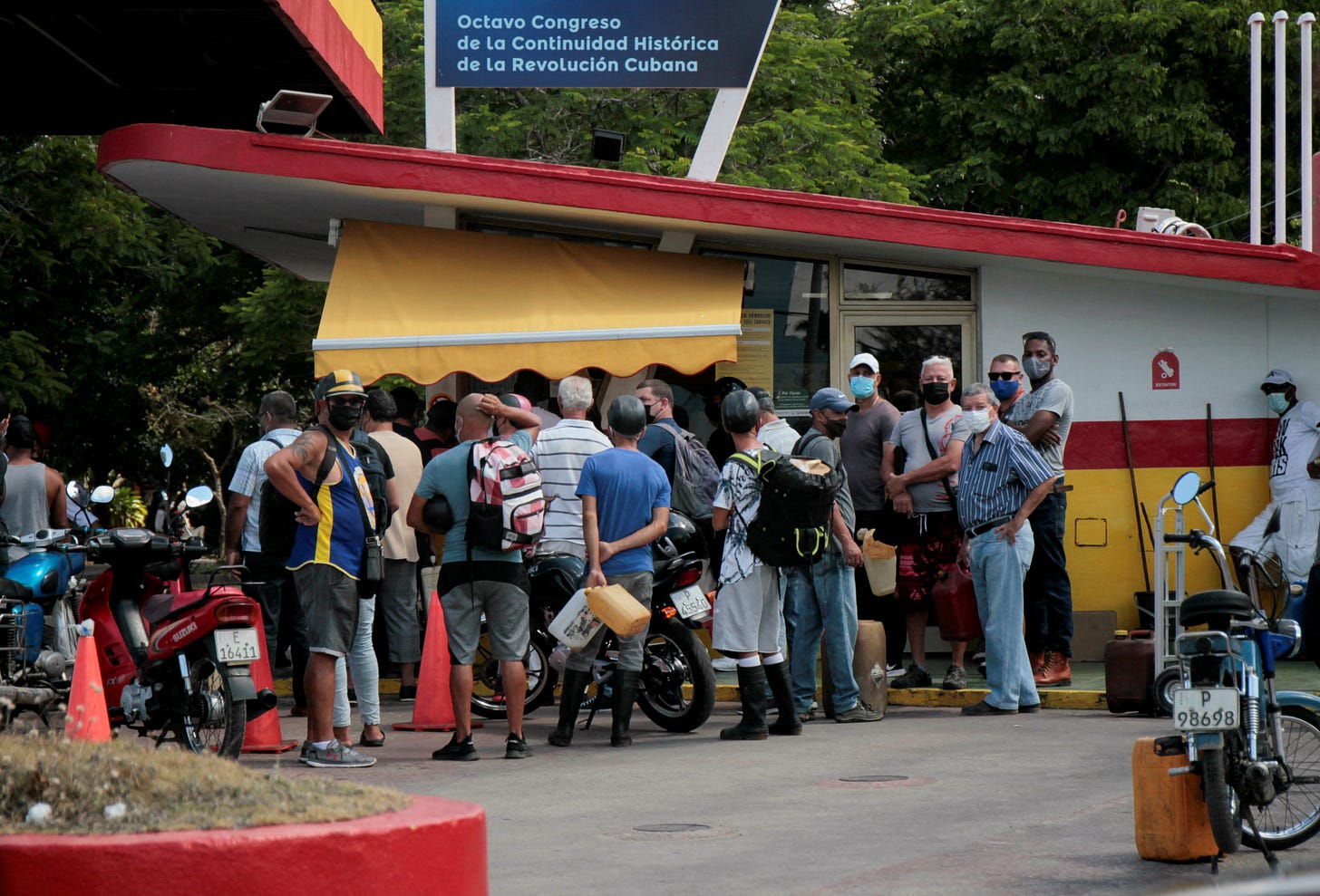 Long lines for fuel across Cuba sparking concerns over supply, rationing | Reuters Long lines for fuel across Cuba sparking concerns over supply, rationing | Reuters