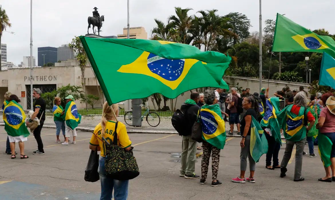 Exército proíbe manifestações perto de quartéis durante julgamento de Bolsonaro e aliados no STF Exército proíbe manifestações perto de quartéis durante julgamento de Bolsonaro e aliados no STF