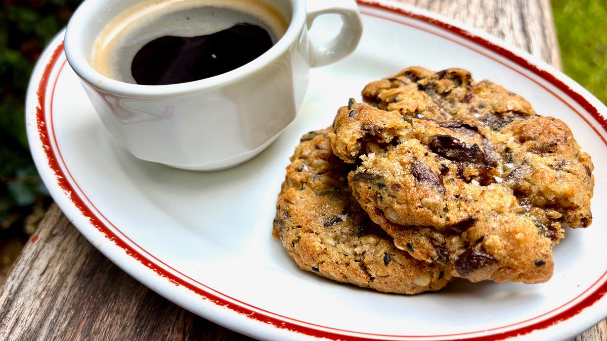 Mokonuts Multigrain Chocolate Chip Cookies