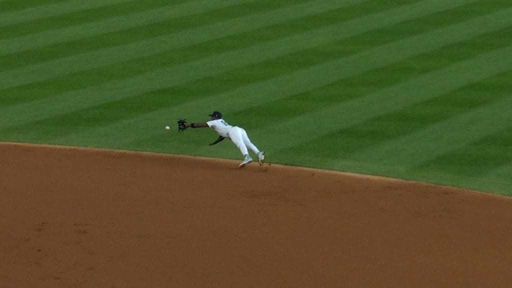 Jazz Chisholm Jr. saves a run with incredible diving stop