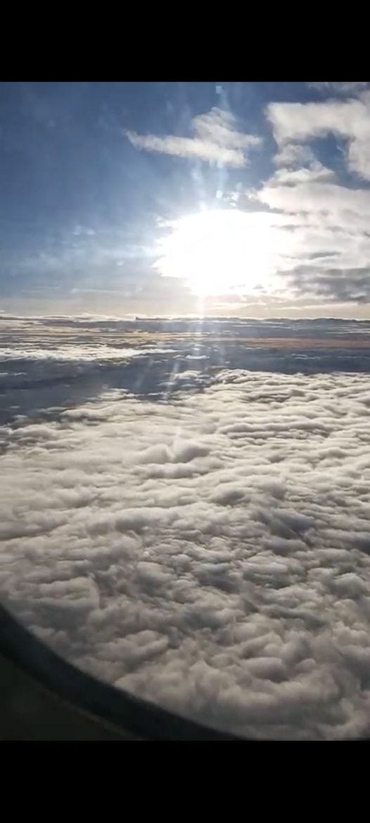 Puede ser una imagen de nubes
