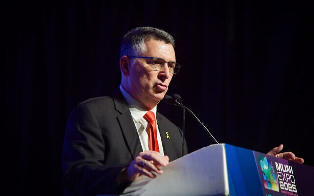 Foreign Minister Gideon Sa'ar speaks at the Muni Expo 2025 conference in Tel Aviv, on July 15, 2025. (Avshalom Sassoni/Flash90)