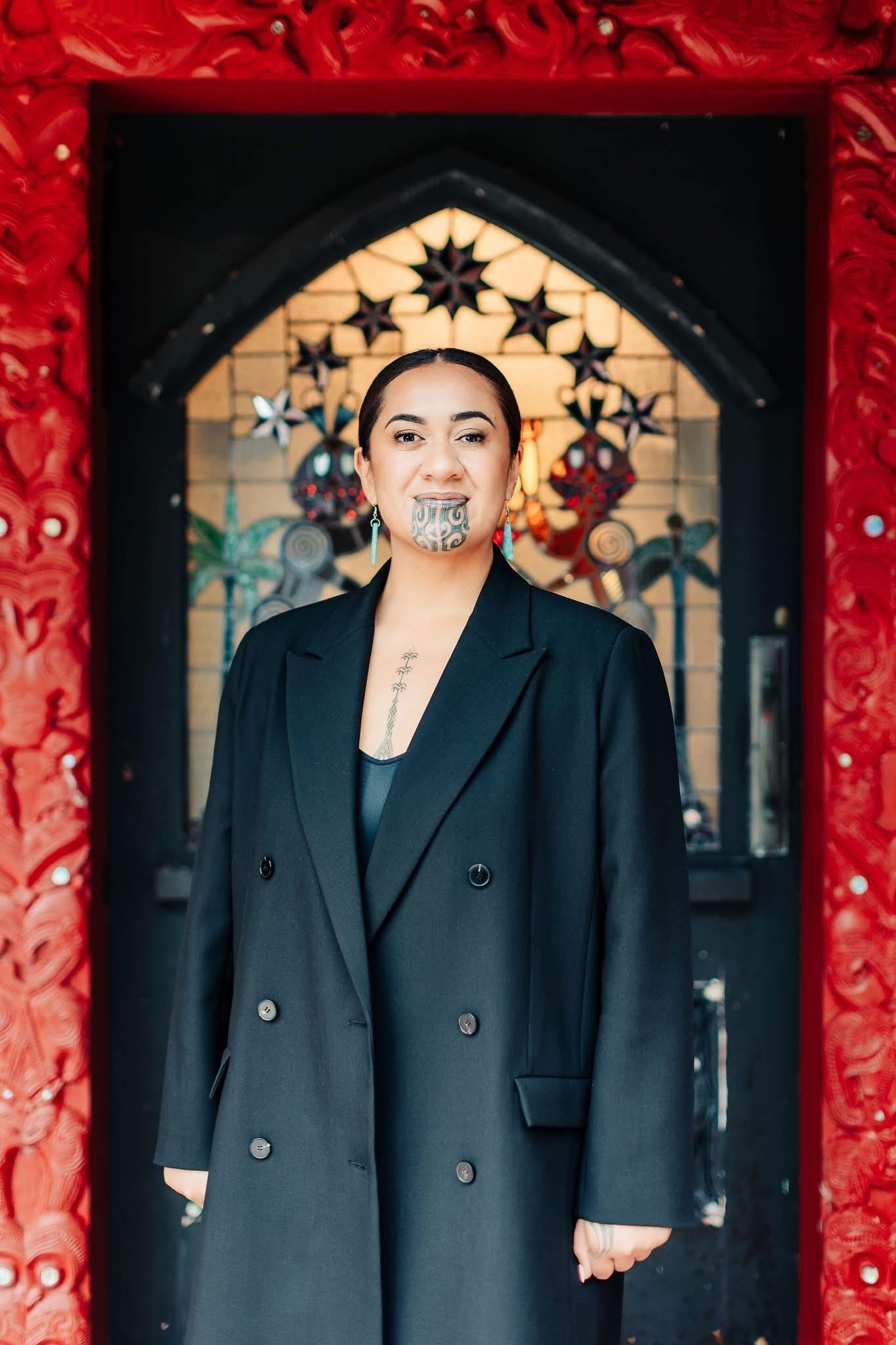 Te Koroneihana Tuatahi o Te Arikinui Kuni Nga wai hono i te po.