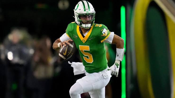 How Dante Moore's NFL Draft decision could shape Oregon QB's future, alter  transfer portal - CBS Sports