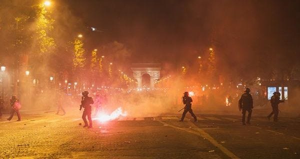 Édito. 'Laxisme sécuritaire", "provocateur", "fabrique de barbares"... Les  violences après le sacre du PSG récupérées par la classe politique |  franceinfo
