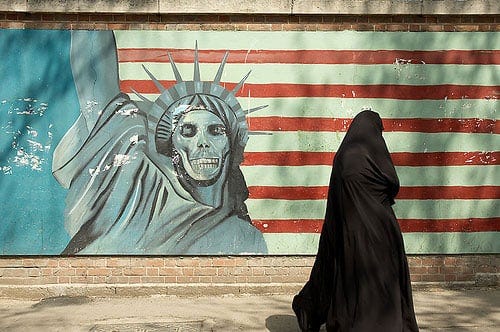 Anti-American graffiti, Iran, Date Unknown : r/PropagandaPosters