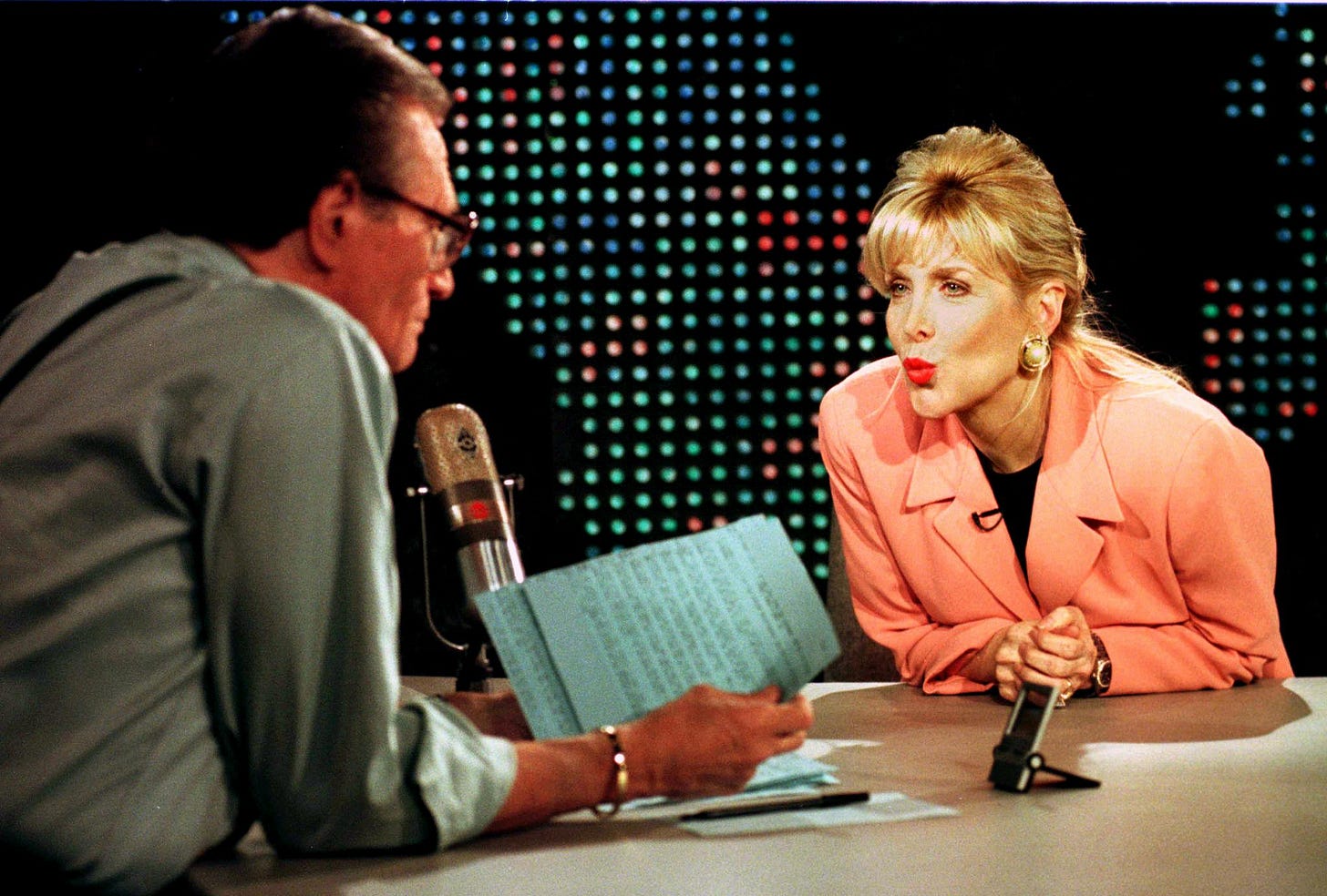 Presidential Debate: Donald Trump Invites Gennifer Flowers | Time