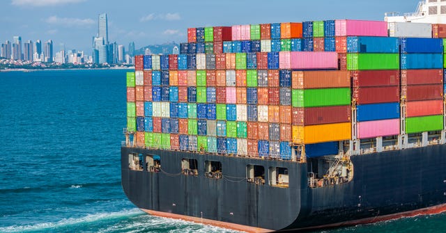 Tariff refund delays could cost U.S. taxpayers $700 million a month in  interest, report finds - CBS News