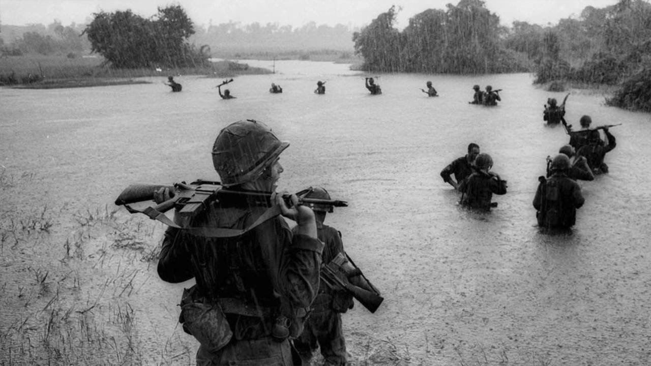 THE THINGS THEY CARRIED - Book Review