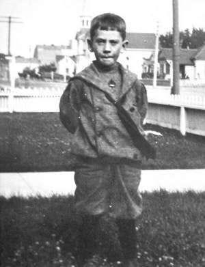 John Steinbeck was born on February 27, 1902 in Salinas, California | John  steinbeck, Of mice and men, Nobel prize in literature