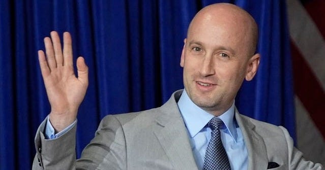 Trump's Policy Agenda Will Be Led By Stephen Miller And These Right-Wing  Leaders