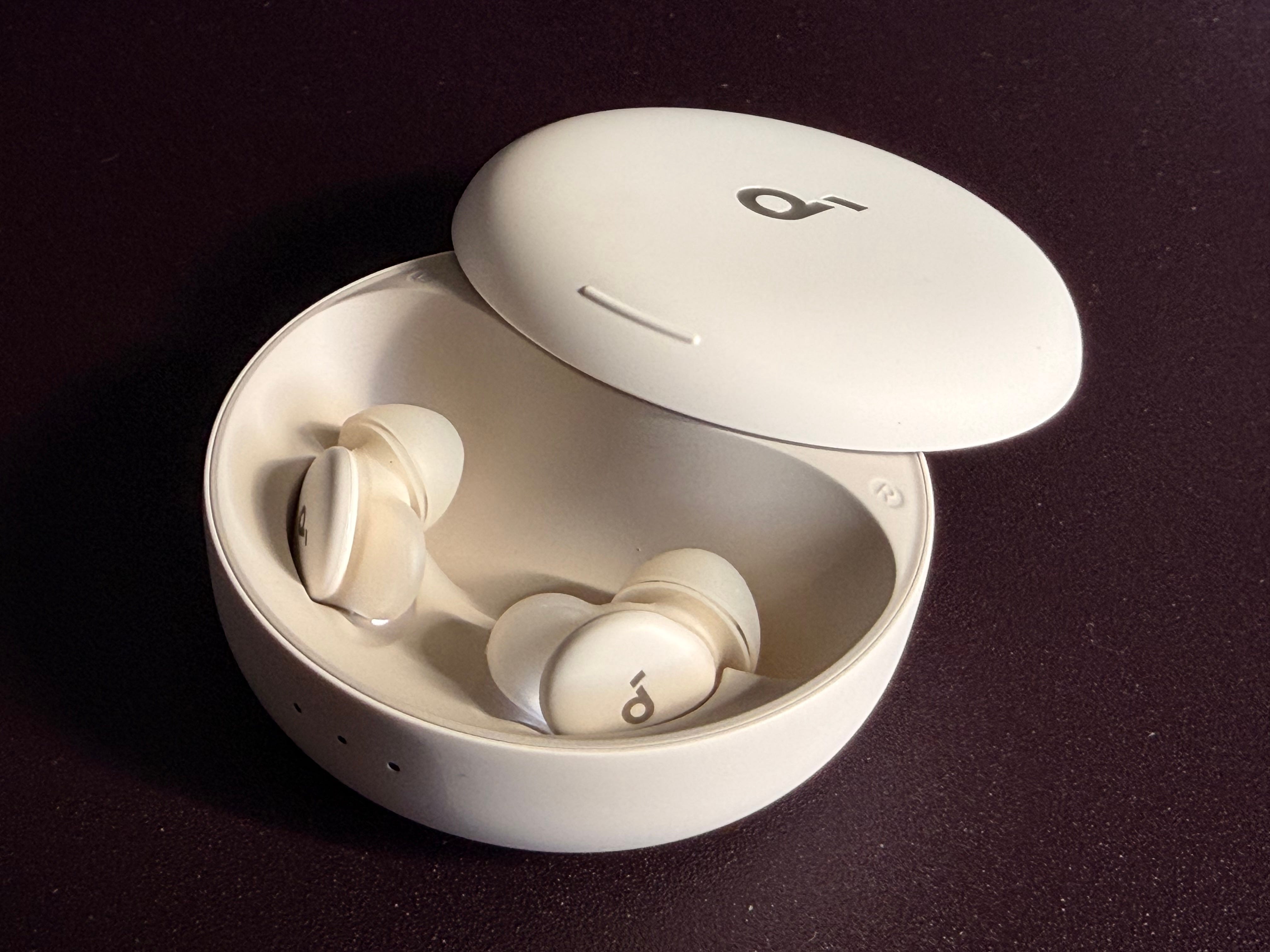 soundcore Sleep A30 クリーム色 Anker's latest noise-canceling sleep earbuds are nearly $40 off
