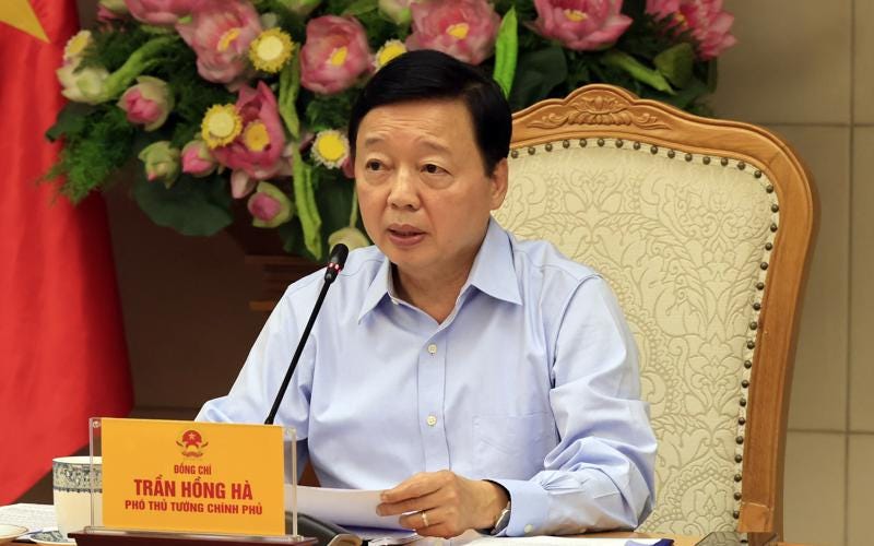 Phó Thủ tướng Trần Hồng Hà chủ trì cuộc họp trực tiếp kết hợp trực tuyến với các bộ, ngành, địa phương về công tác giải phóng mặt bằng phục vụ Dự án đường sắt tốc độ cao Bắc - Nam. Nguồn: VGP/Minh Khôi. Phó Thủ tướng Trần Hồng Hà chủ trì cuộc họp trực tiếp kết hợp trực tuyến với các bộ, ngành, địa phương về công tác giải phóng mặt bằng phục vụ Dự án đường sắt tốc độ cao Bắc - Nam. Nguồn: VGP/Minh Khôi.