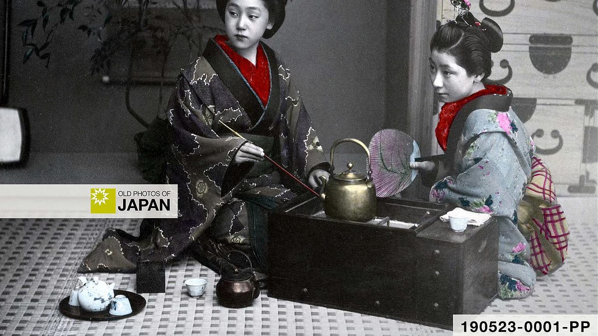 Japan's Mistresses of Fire - by Kjeld Duits