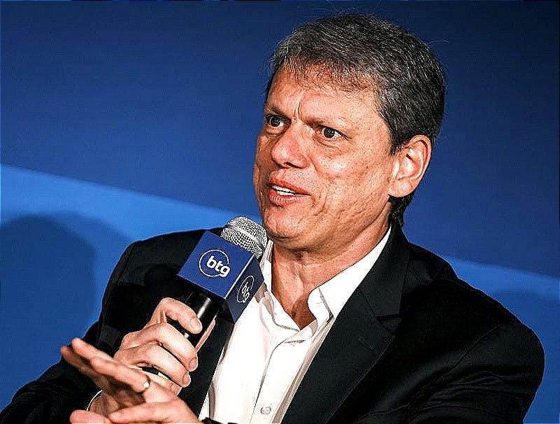 Foto de Tarcísio de Freitas.