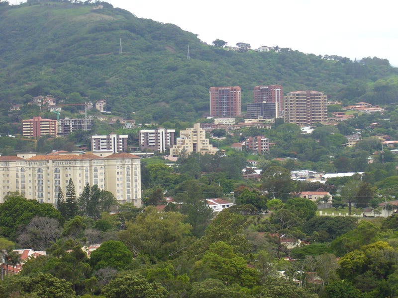 https://upload.wikimedia.org/wikipedia/commons/1/1f/Escazu_Im56.jpg https://upload.wikimedia.org/wikipedia/commons/1/1f/Escazu_Im56.jpg