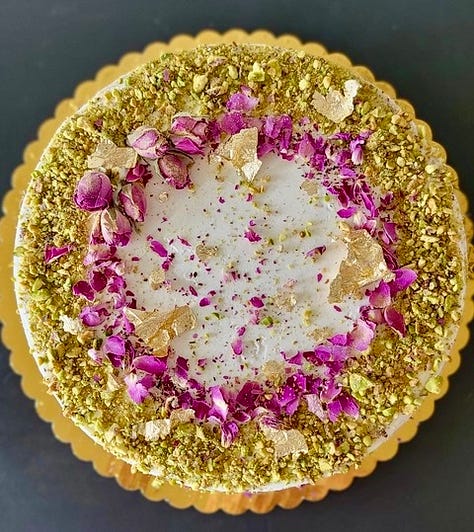 cakes_pastries_from_butter_and_rose