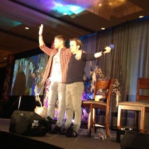 Jensen in his RA tee shirt and Richard thank fans