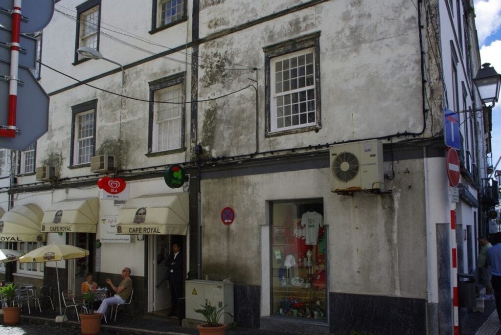 Café Royale - restaurant in Ponta Delgada