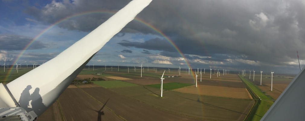 https://www.dirkshof.de/fileadmin/Bilder/Reussenkoege/Regenbogen_RK_2019.JPG https://www.dirkshof.de/fileadmin/Bilder/Reussenkoege/Regenbogen_RK_2019.JPG