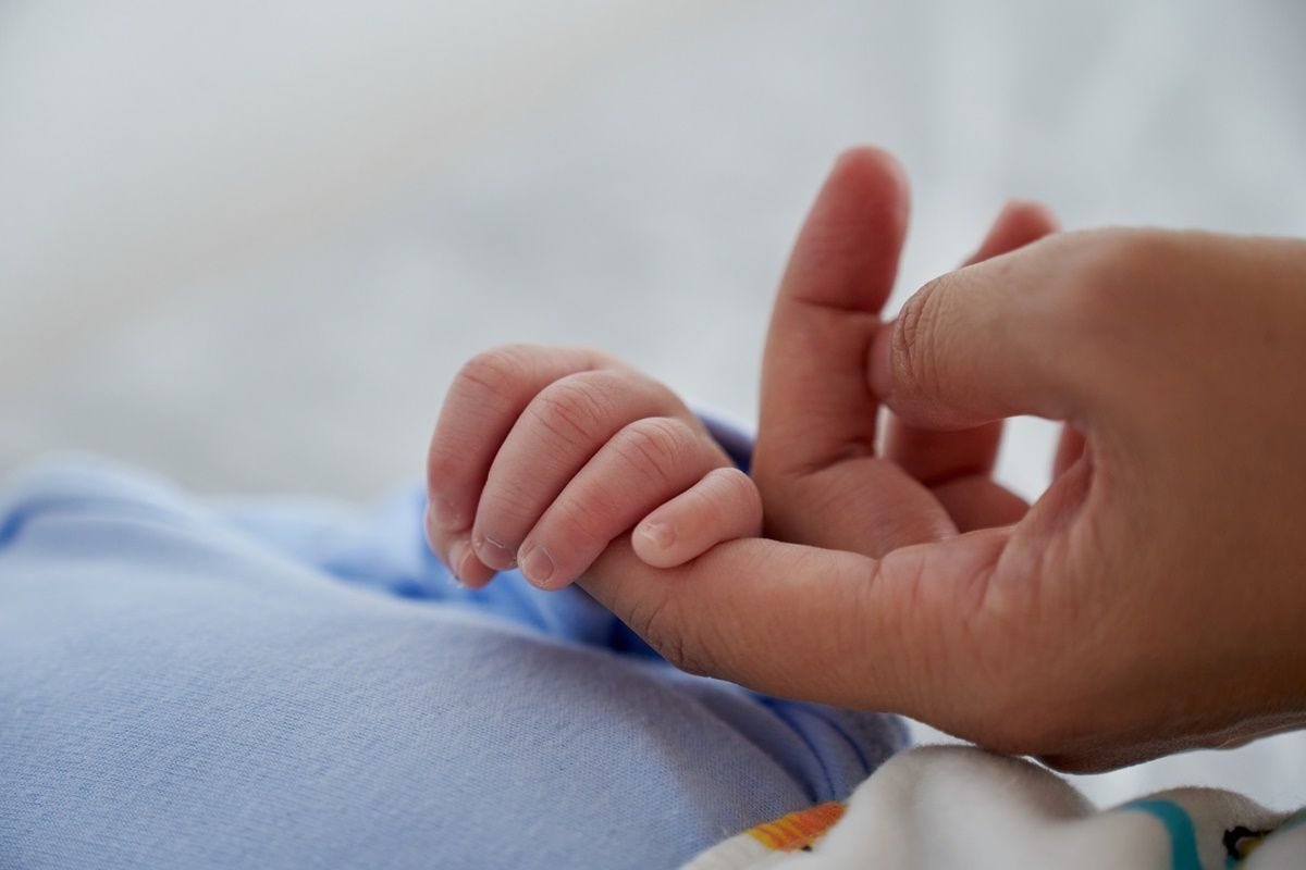 STJ autoriza mãe a entregar bebê para adoção sem notificar o pai