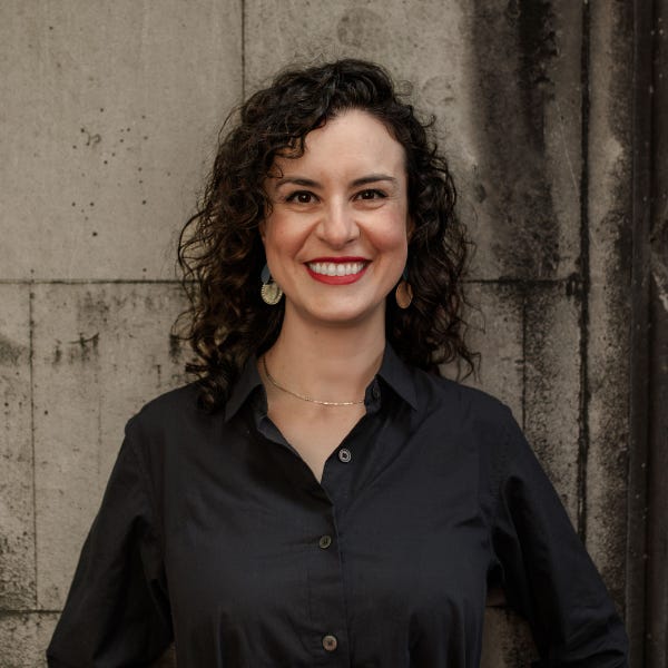 Um livro é uma colagem