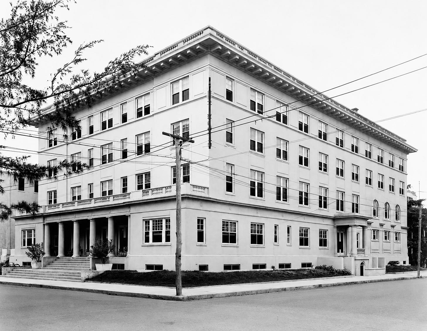 YMCA building at 40 NE Third Avenue in 1918. Courtesy of Florida State Archives. YMCA building at 40 NE Third Avenue in 1918. Courtesy of Florida State Archives.