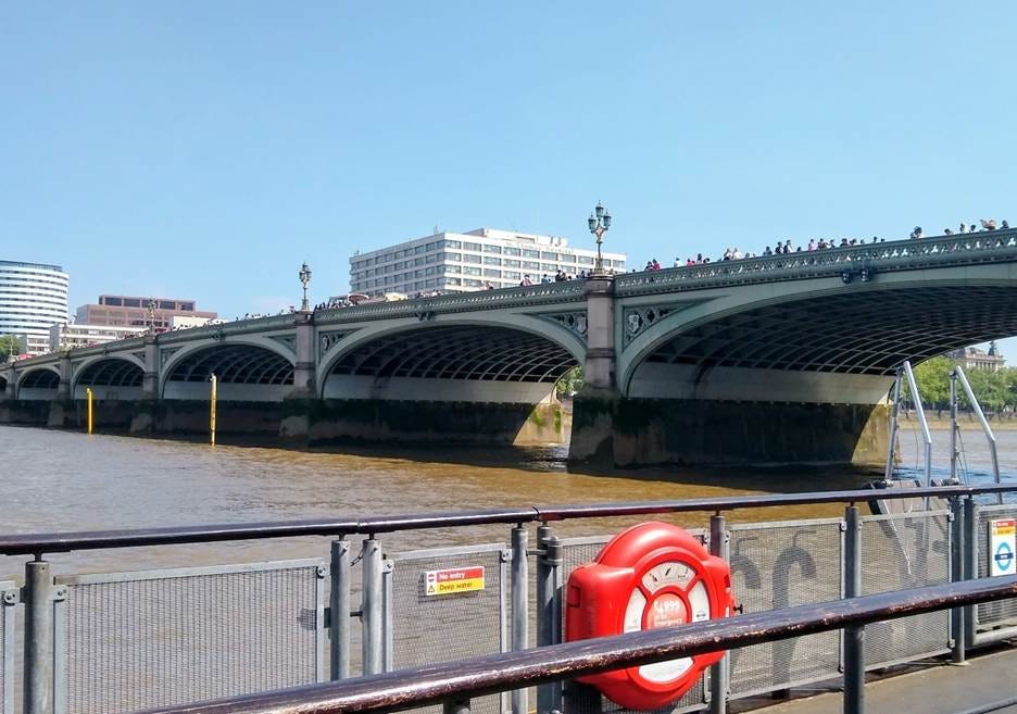 A bridge over a river
AI-generated content may be incorrect. A bridge over a river
AI-generated content may be incorrect.