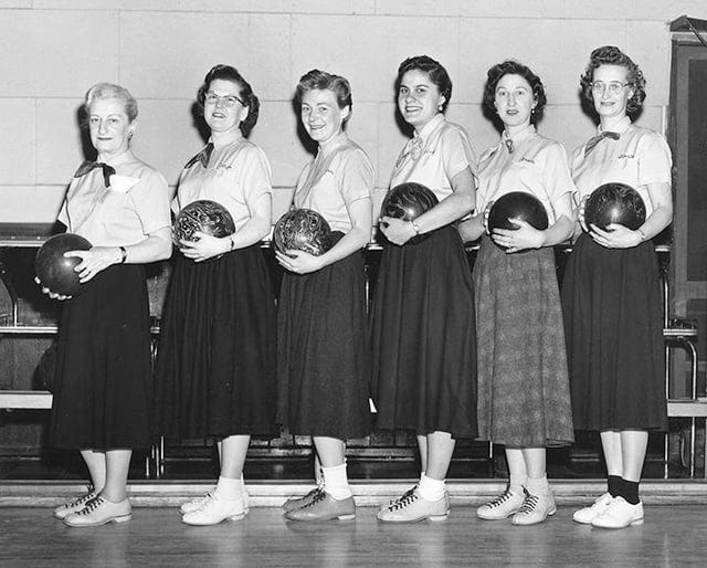 Ladies Bowling Team early 50's : r/TheWayWeWere