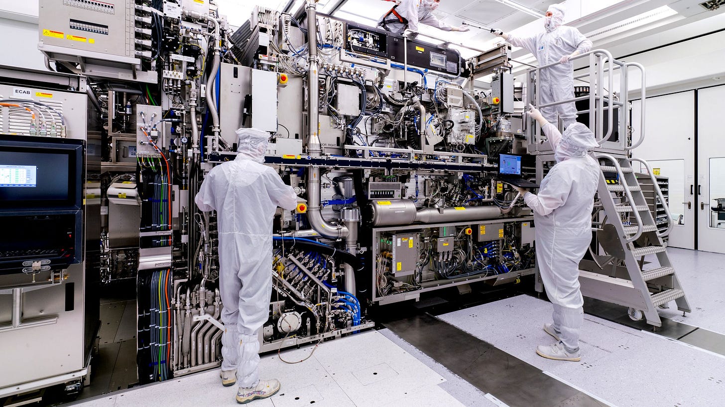 The $150 Million Machine Keeping Moore's Law Alive | WIRED The $150 Million Machine Keeping Moore's Law Alive | WIRED