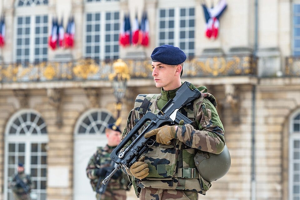 File:French FAMAS F1.jpg
