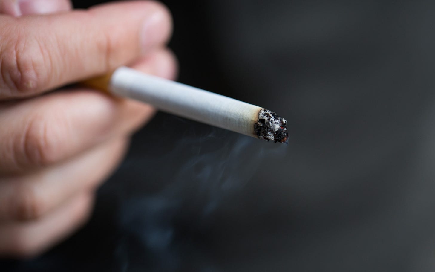 Major disparities in smoking rates based on ethnicity, income and sexual  orientation: Surgeon general - ABC News