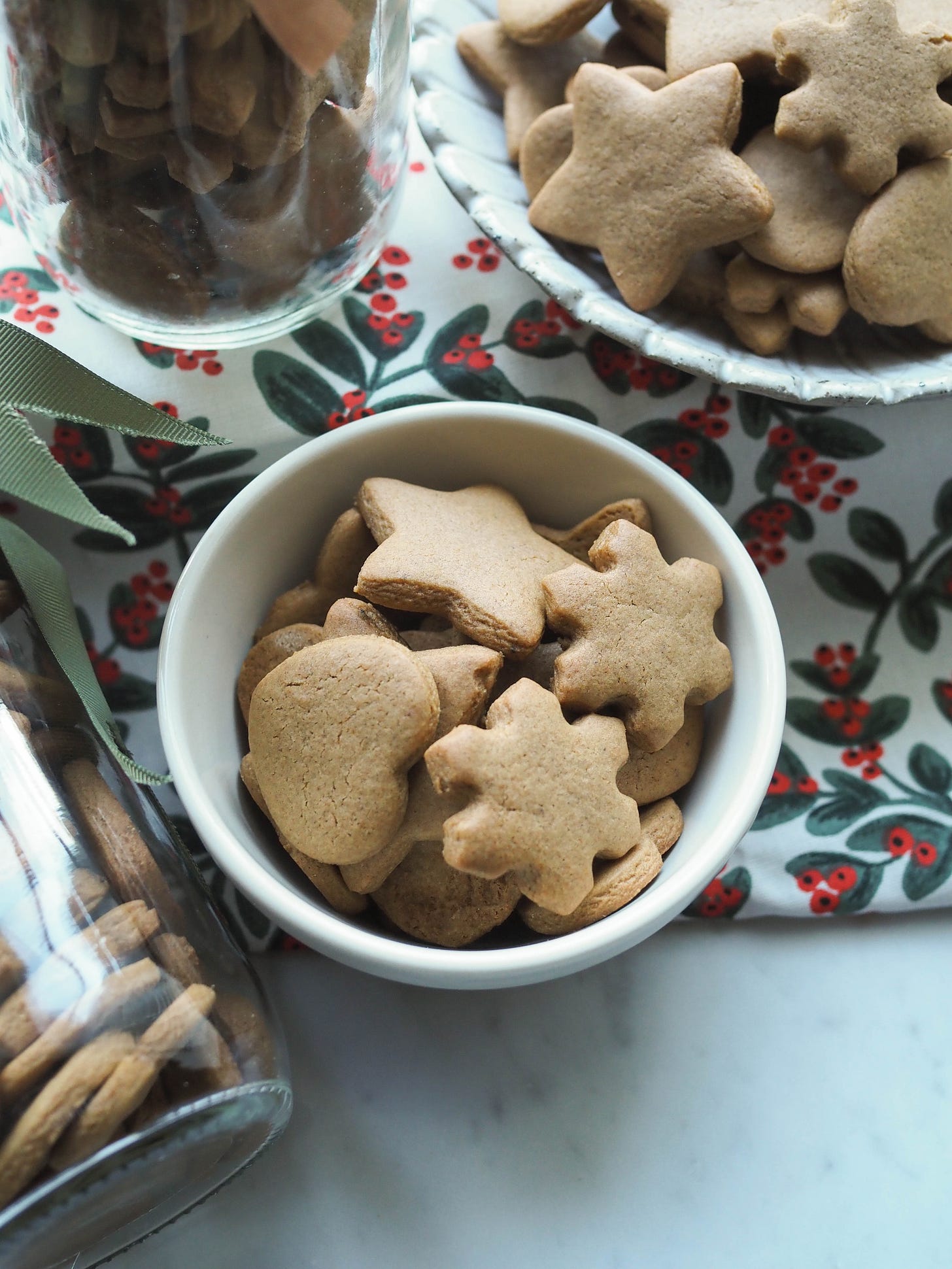 mini gingerbread cookies