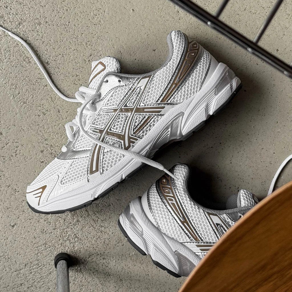The ASICS Gel-1130… the shoe that quietly became a wardrobe staple while everyone was watching for the next Nike drop. 📸: Asphalt Gold