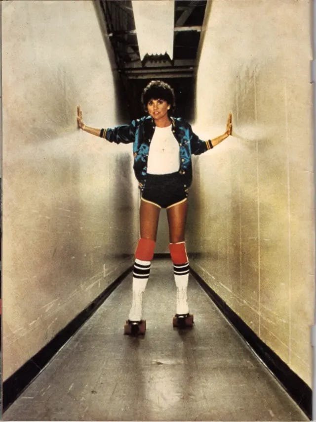 Celebrating young Linda Ronstadt: a trailblazing queen of rock. Celebrating young Linda Ronstadt: a trailblazing queen of rock.
