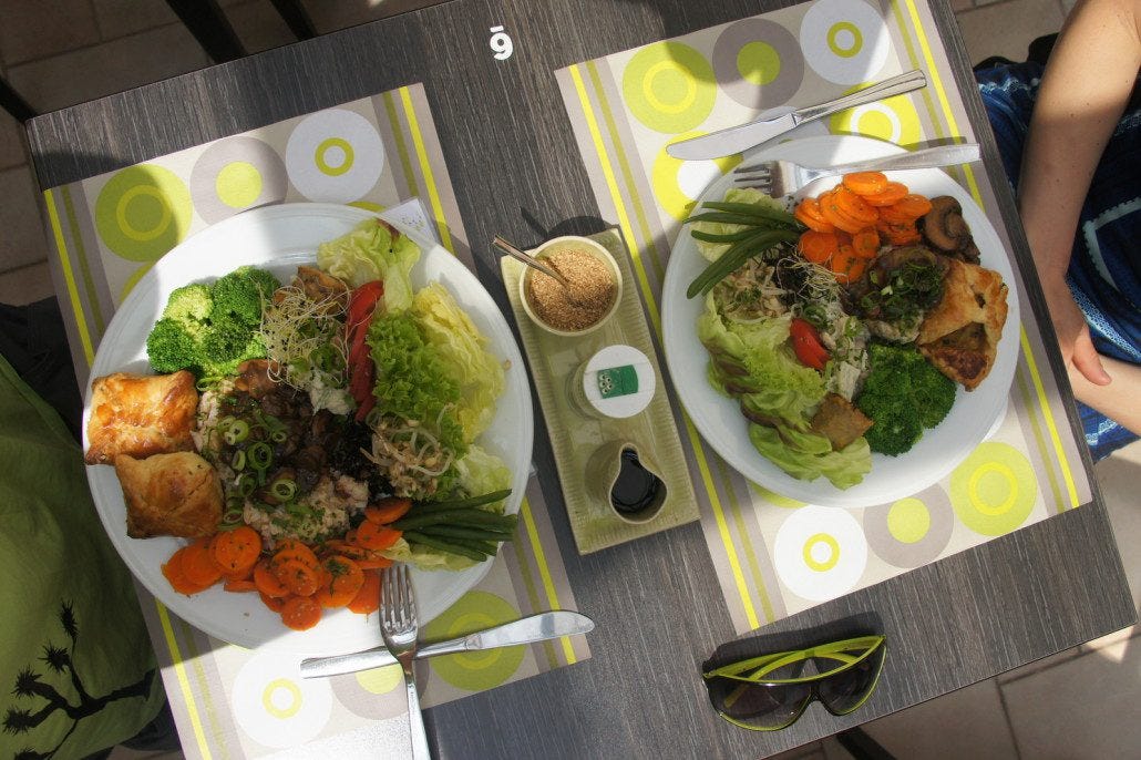 A colorful vegan meal at the Bruges vegetarian restaurant "De Bron." A colorful vegan meal at the Bruges vegetarian restaurant "De Bron."