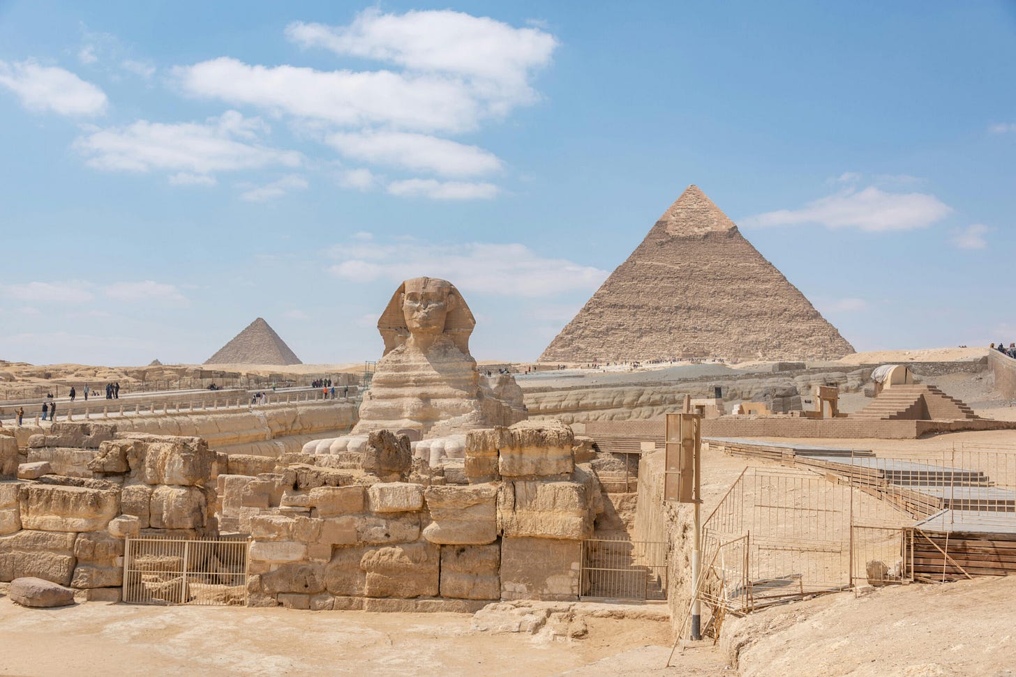 In Egypt, Napoleon's engineers reportedly designed a battlefield tactic using mirrors to blind and disorient enemies—an early example of his surprisingly unconventional military innovations. (Military History Now) In Egypt, Napoleon's engineers reportedly designed a battlefield tactic using mirrors to blind and disorient enemies—an early example of his surprisingly unconventional military innovations. (Military History Now)