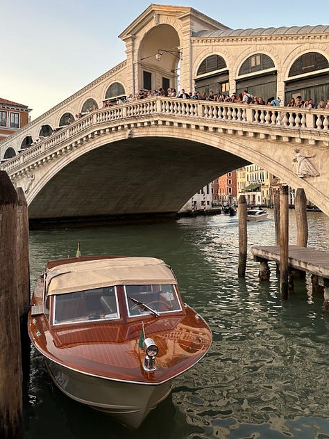 Taxi & Alilaguna in Venice