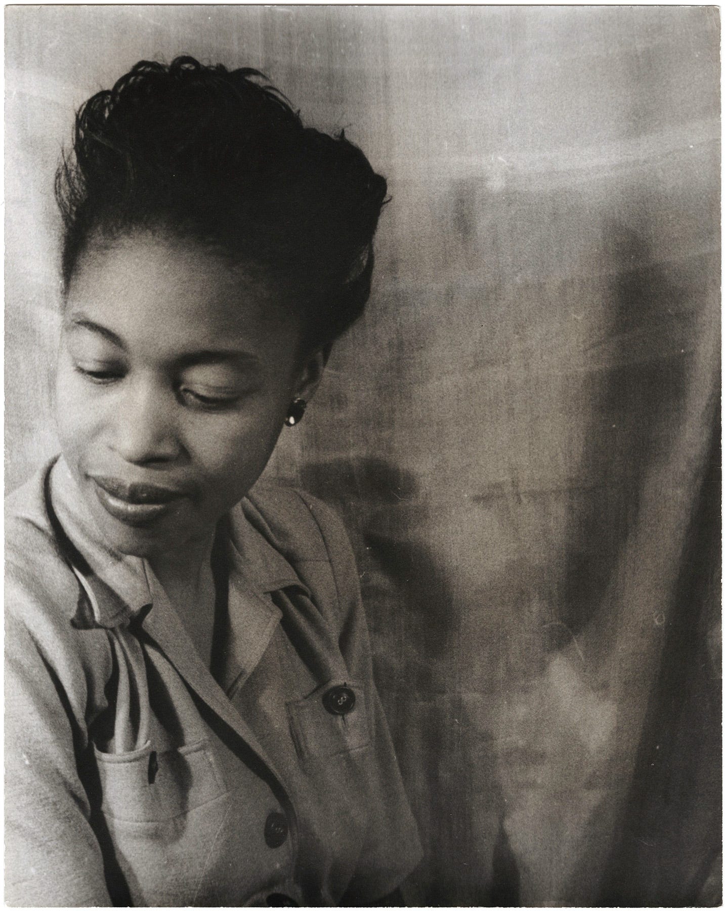 Margaret Walker, [New York?], November 27, 1942, Photograph by Carl Van Vechten. Carl Van Vechten Papers Relating to African American Arts and Letters (JWJ MSS 1050), Series IV: Photographs, 1932-1964. Yale University Library, Beinecke Rare Book and Manuscript Library, New Haven, CT