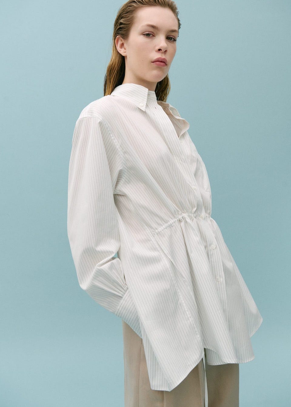 Shirt with gathered back opening  - Medium plane