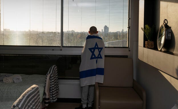 רום ברסלבסקי בבית החולים (צילום: ערן ירדני, לע"מ)