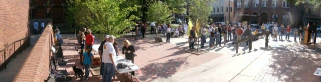 I took this picture shortly after 4:30 as the crowd began to file in. I took this picture shortly after 4:30 as the crowd began to file in.