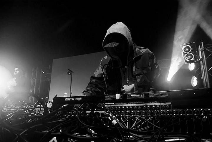 1412313559247234_large